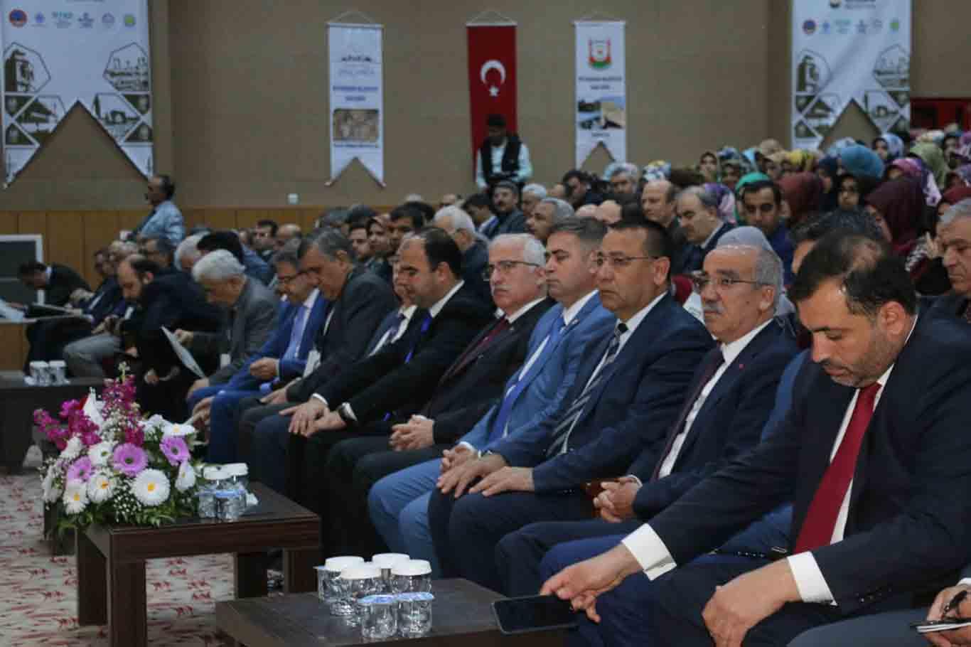 "Tarihi yerleri sadece turistler için değil ibret için ortaya çıkarıyoruz" "Tarihi yerleri sadece turistler için değil ibret için ortaya çıkarıyoruz"